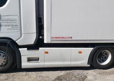 inter-axle curtain