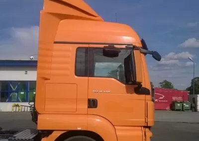 Truck spoiler